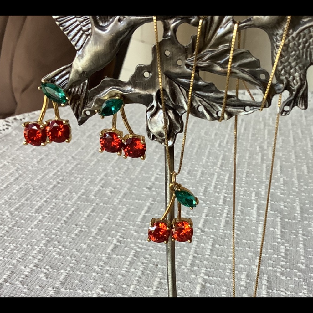 Kate Spade cherry necklace/earring set Ma Che'rie